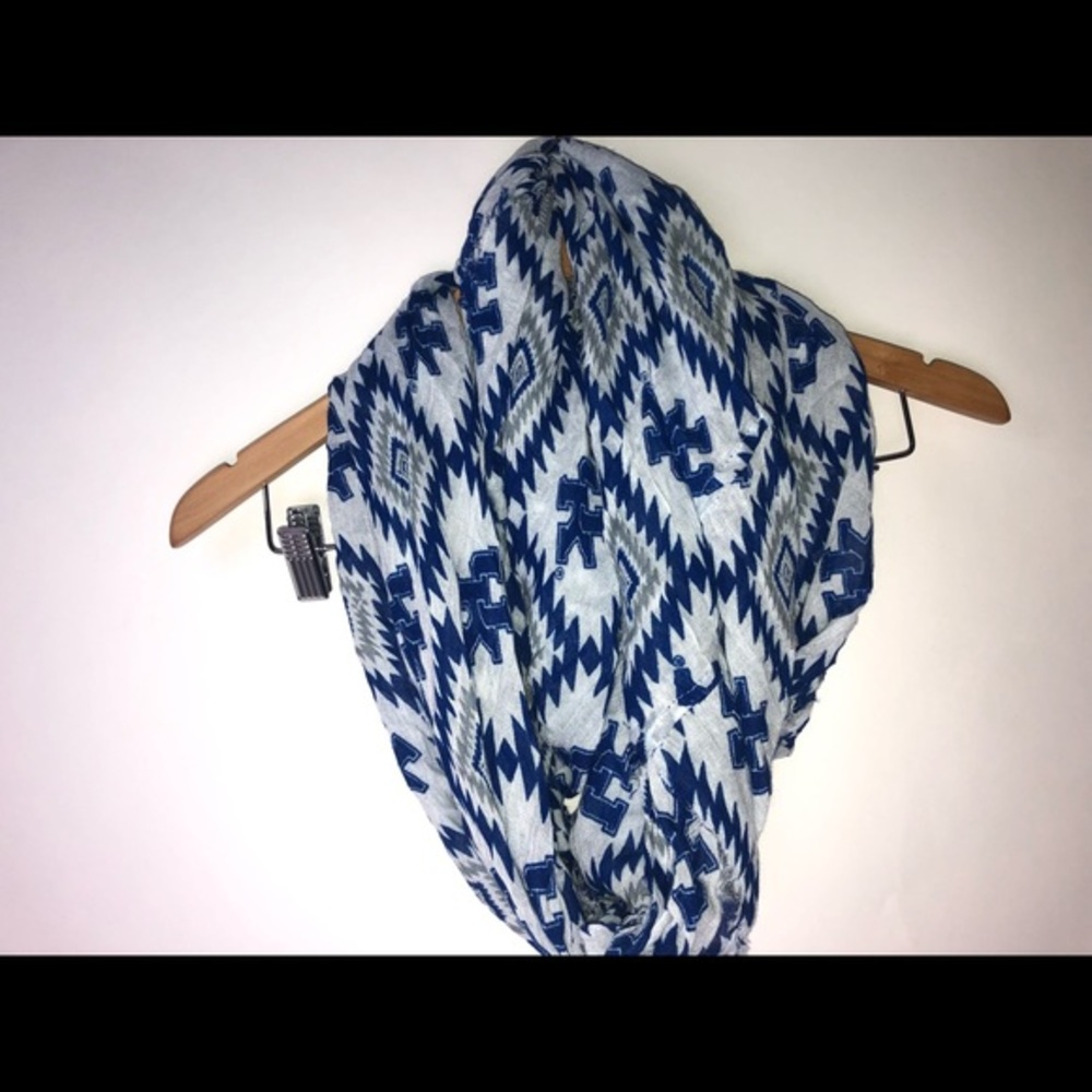 Zoozatz UK infinity Scarf Blue & White OS‎